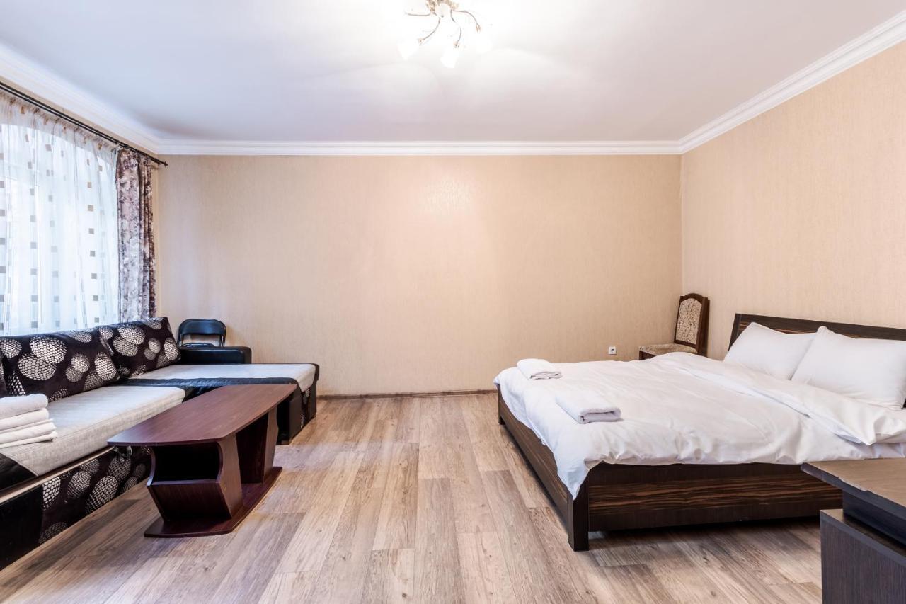 New Ruska Apartment Lviv Eksteriør bilde